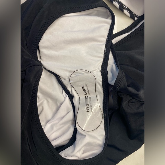 Cupshe swimsuit- size XXL - Picture 4 of 4